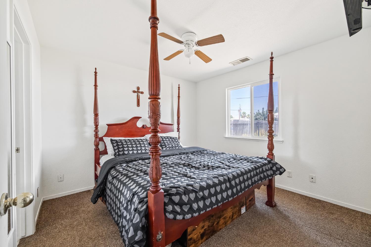22549 Fir St, Chowchilla, CA 93610