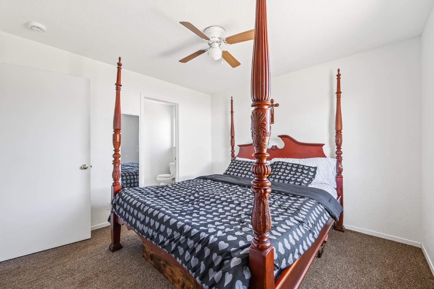 22549 Fir St, Chowchilla, CA 93610