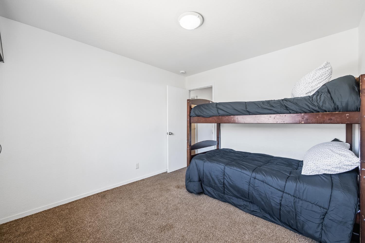 22549 Fir St, Chowchilla, CA 93610