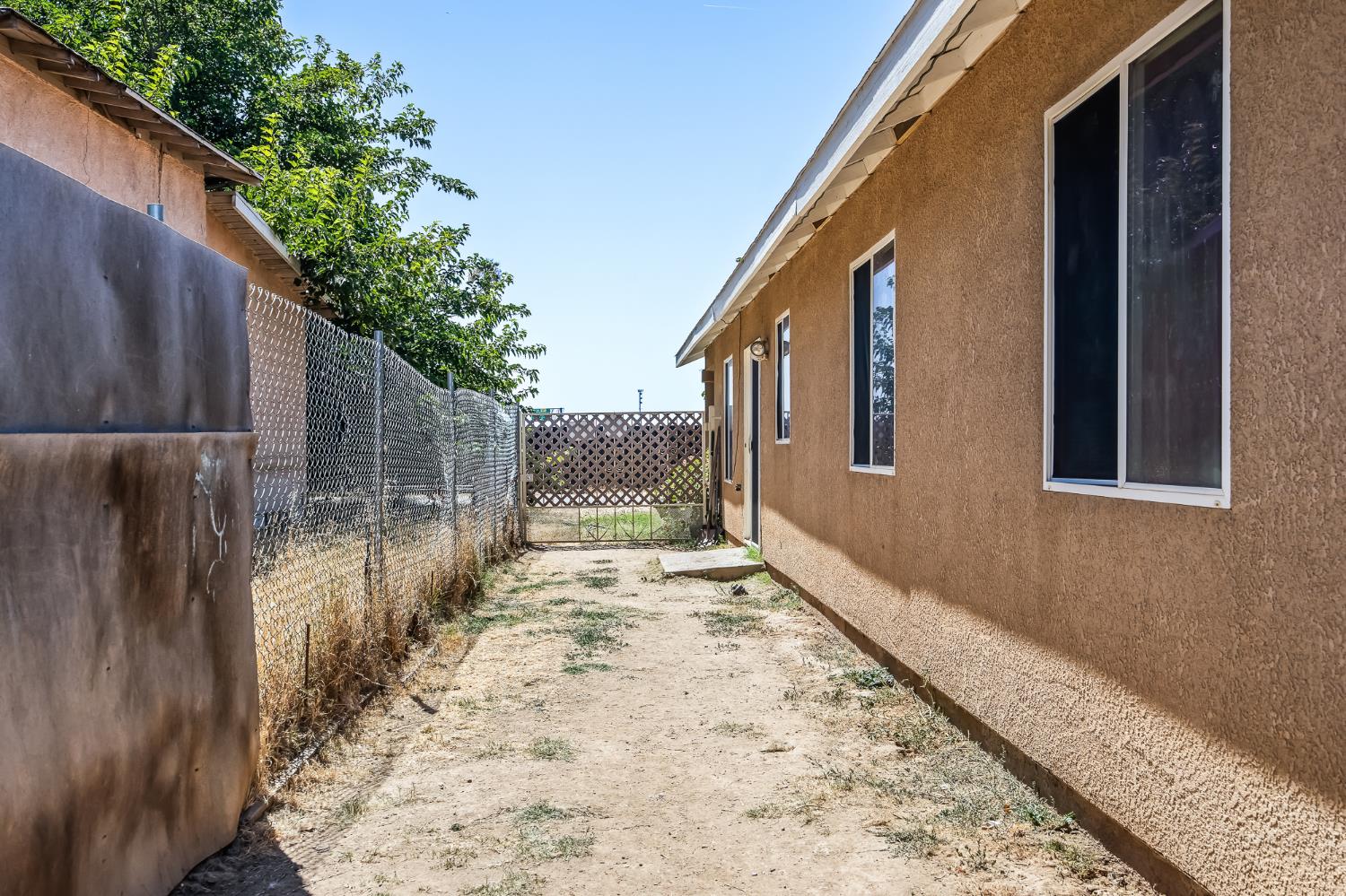 22549 Fir St, Chowchilla, CA 93610