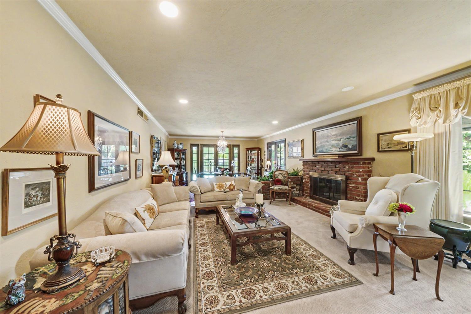 5555 N Nantucket Ave, Fresno, CA 93704
