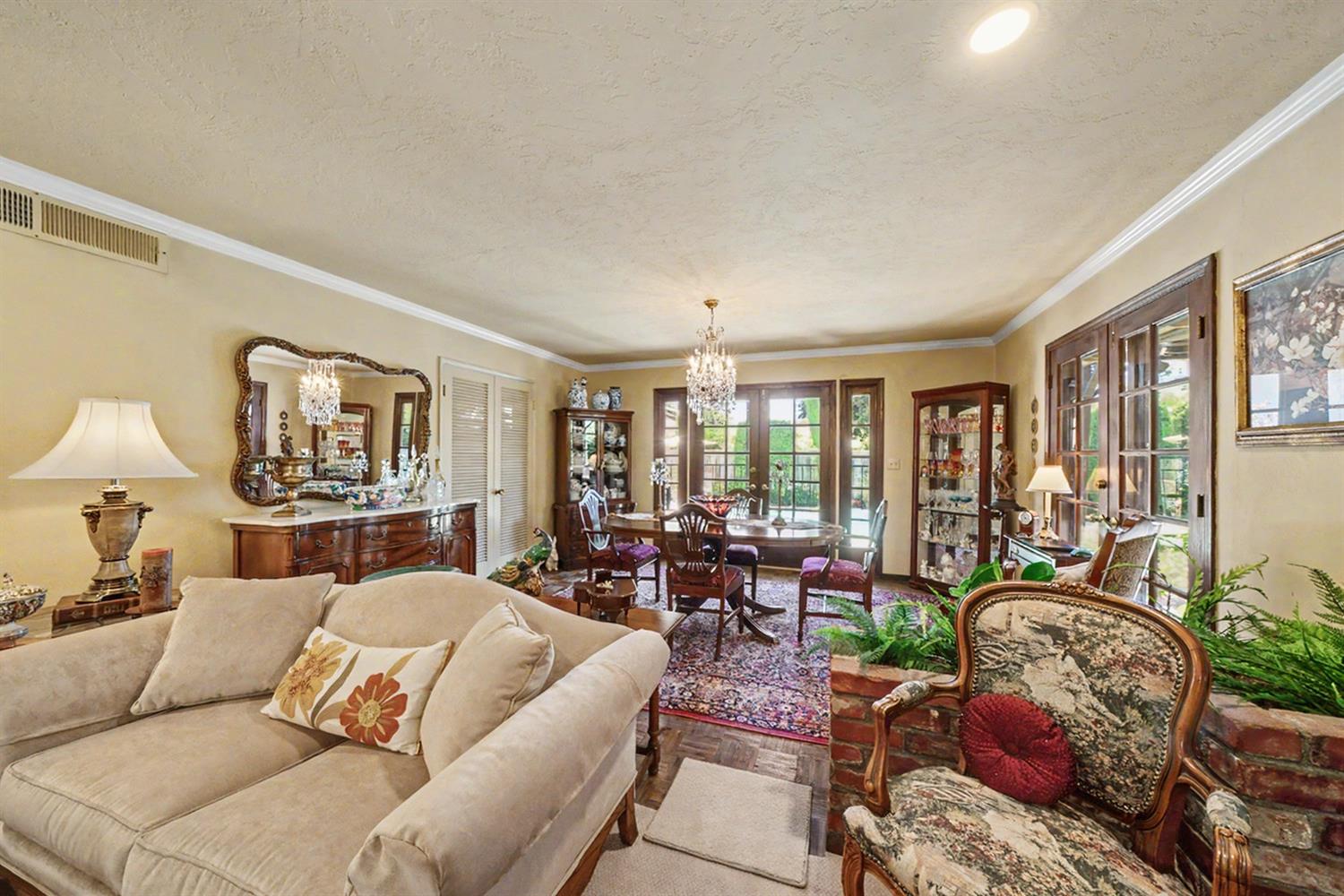 5555 N Nantucket Ave, Fresno, CA 93704