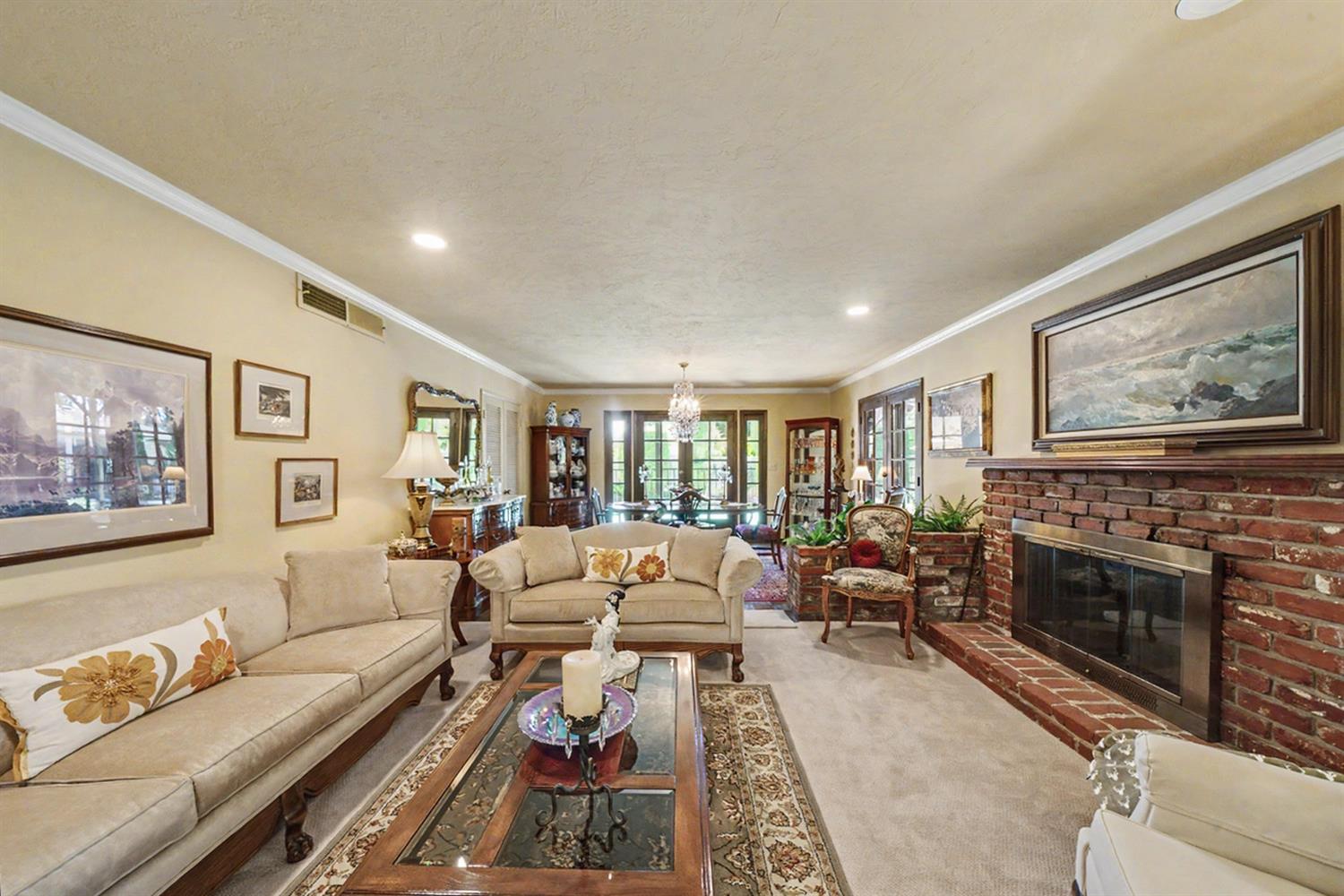 5555 N Nantucket Ave, Fresno, CA 93704