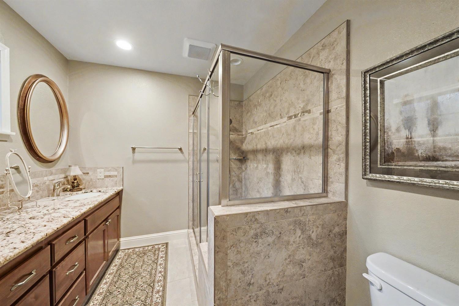 5555 N Nantucket Ave, Fresno, CA 93704