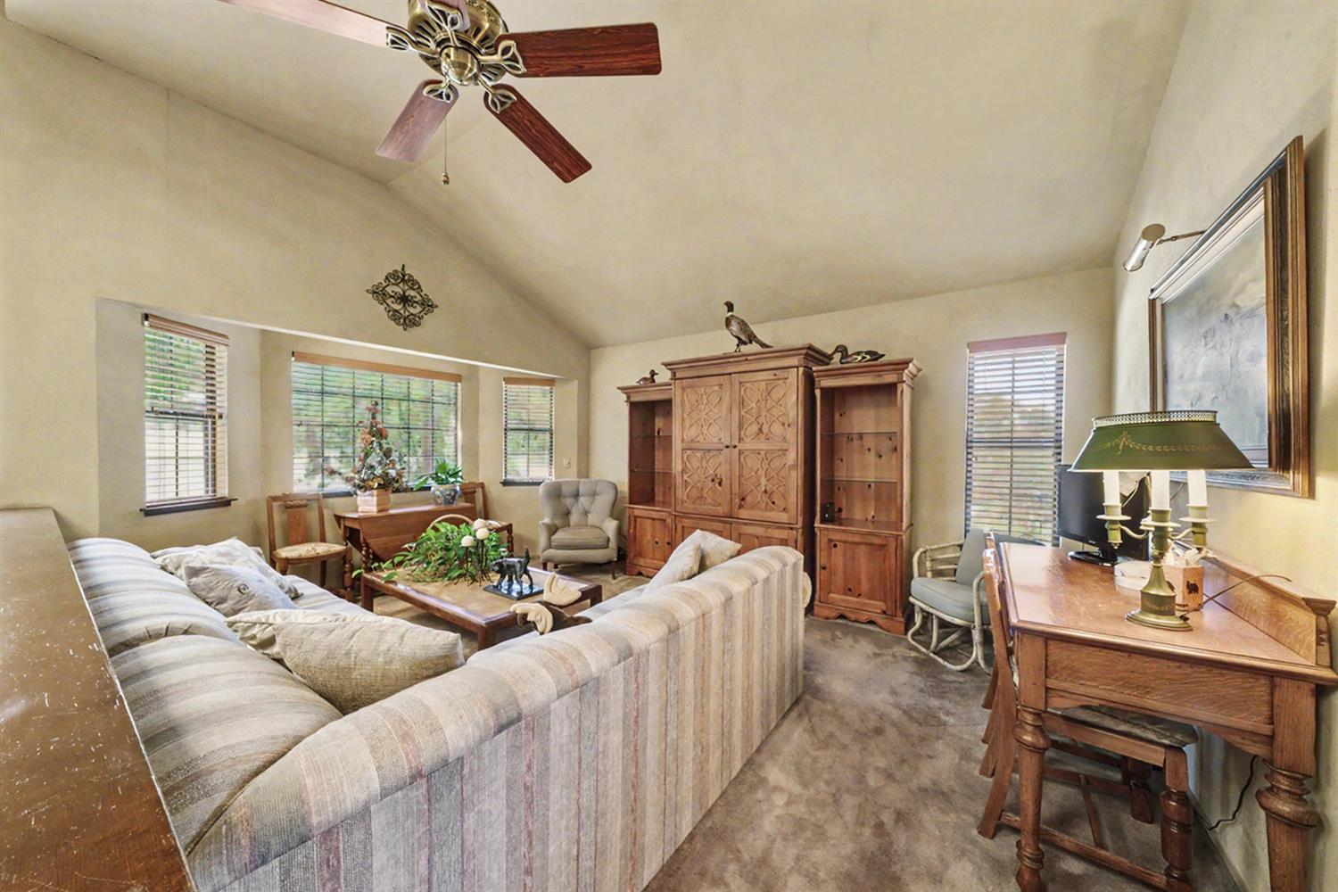 5555 N Nantucket Ave, Fresno, CA 93704