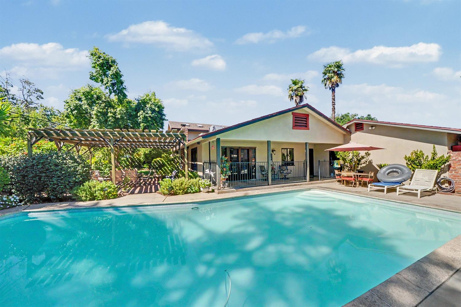 5555 N Nantucket Ave, Fresno, CA 93704
