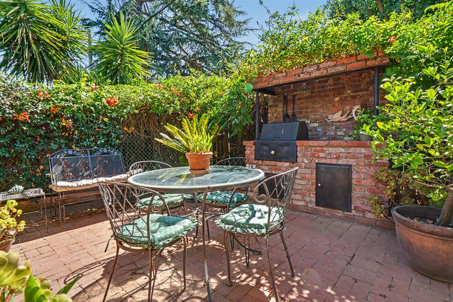 5555 N Nantucket Ave, Fresno, CA 93704