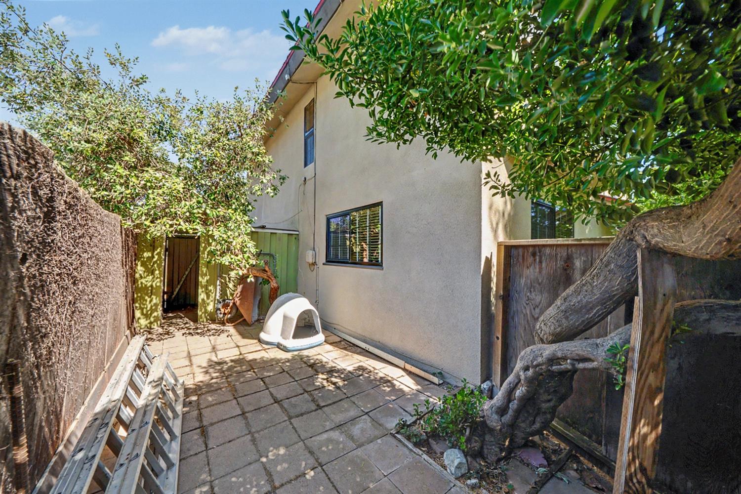 5555 N Nantucket Ave, Fresno, CA 93704