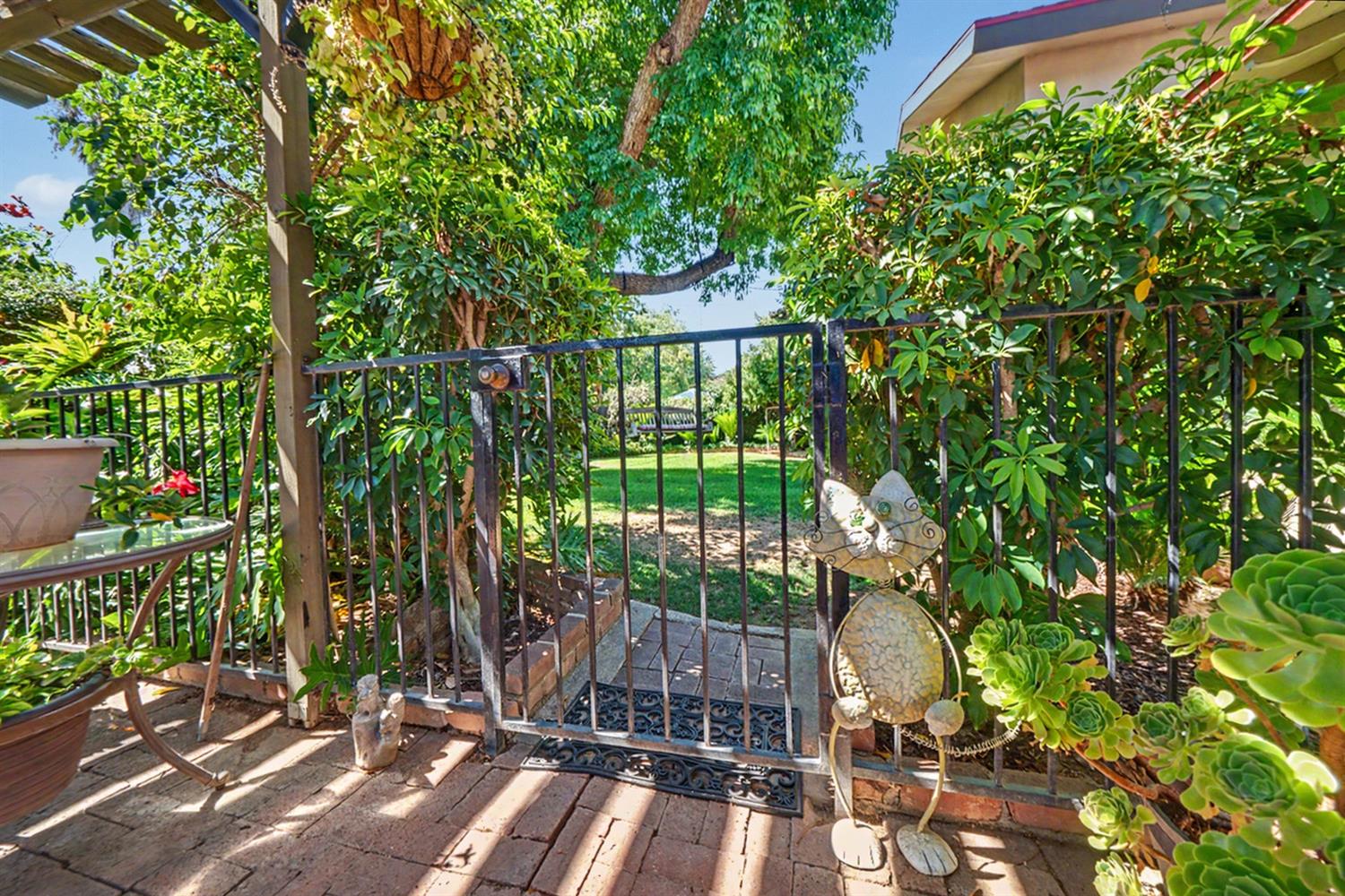 5555 N Nantucket Ave, Fresno, CA 93704