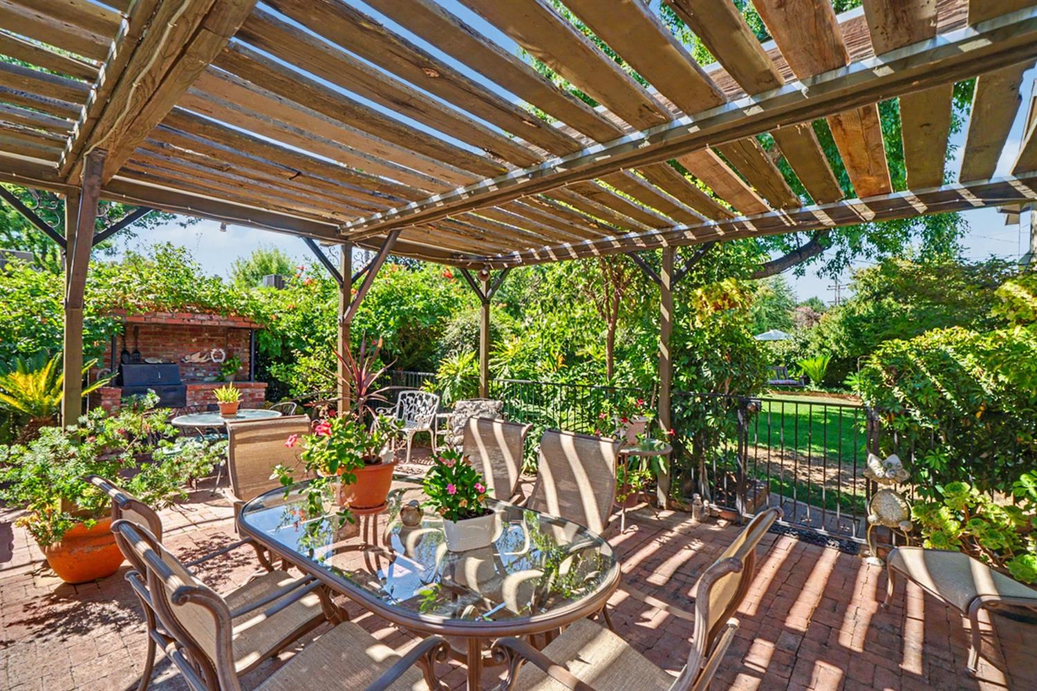 5555 N Nantucket Ave, Fresno, CA 93704