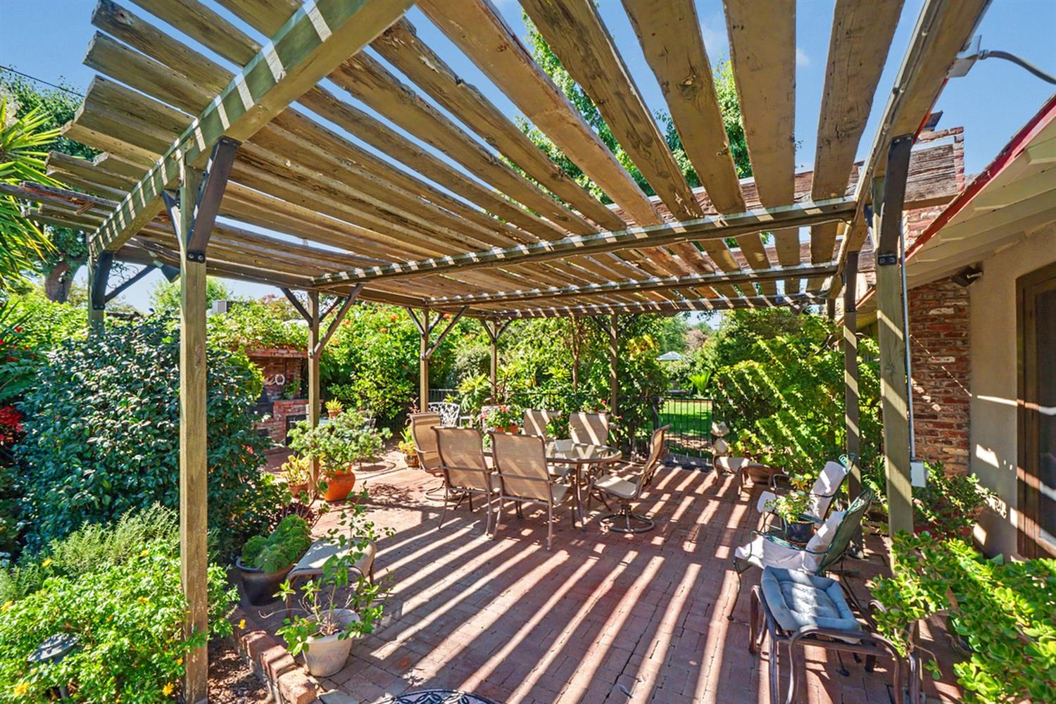 5555 N Nantucket Ave, Fresno, CA 93704