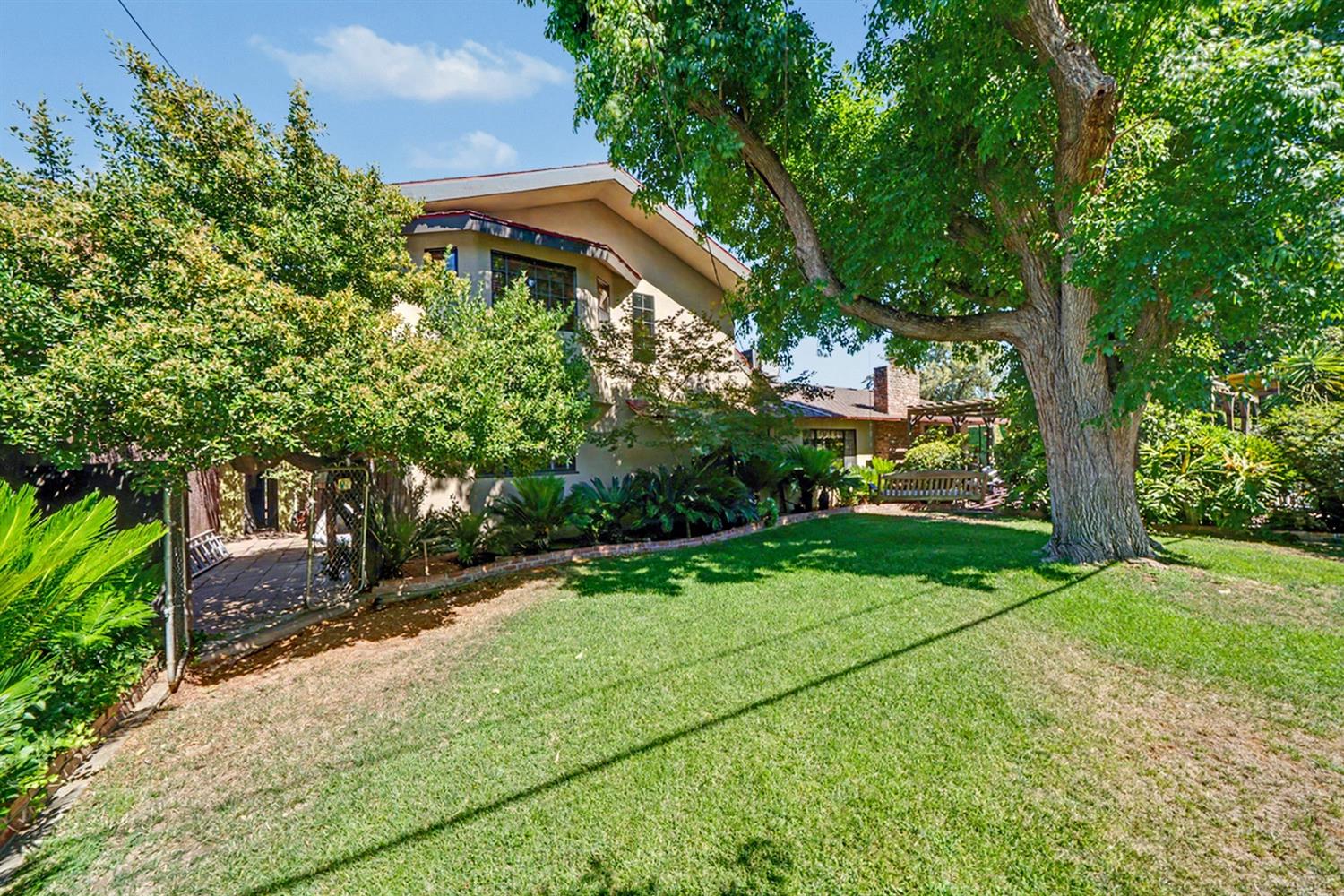 5555 N Nantucket Ave, Fresno, CA 93704