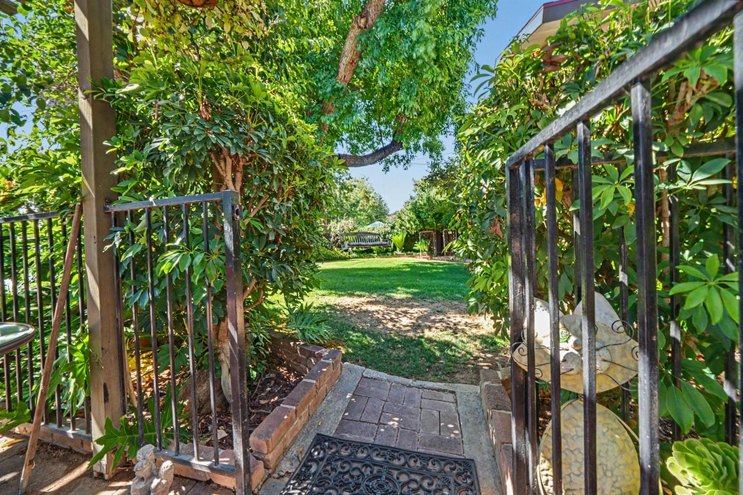 5555 N Nantucket Ave, Fresno, CA 93704