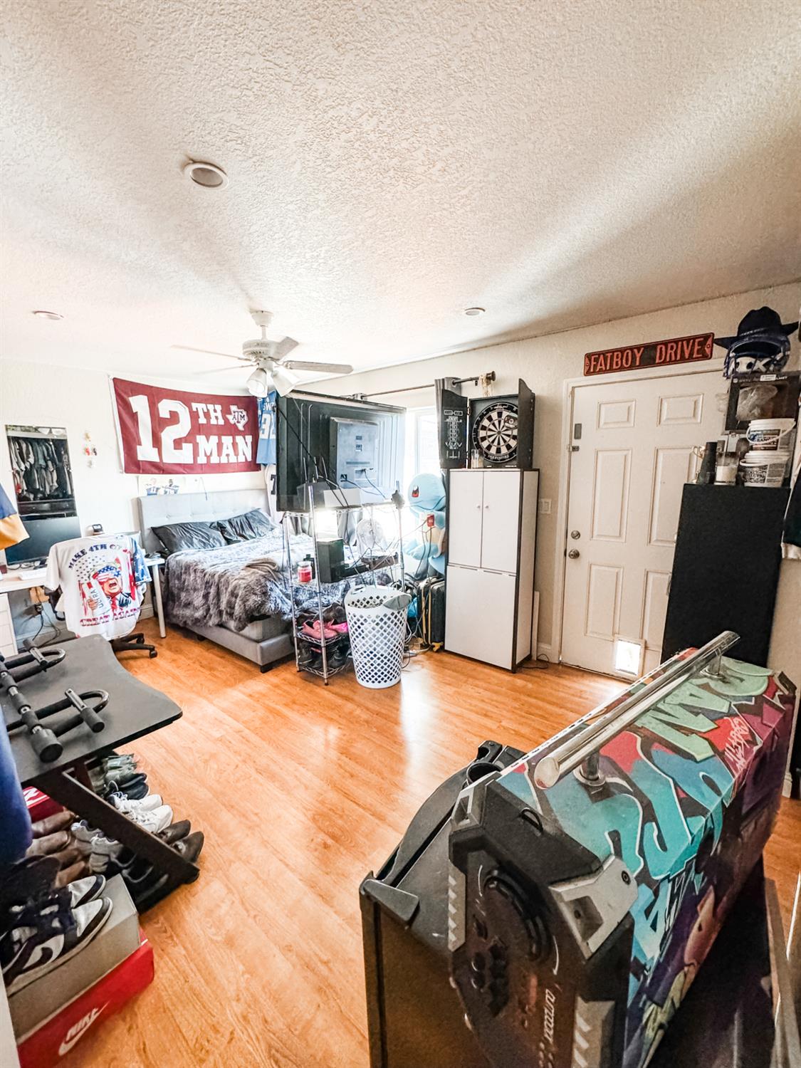 1260 pauline dr, Modesto, CA 95853