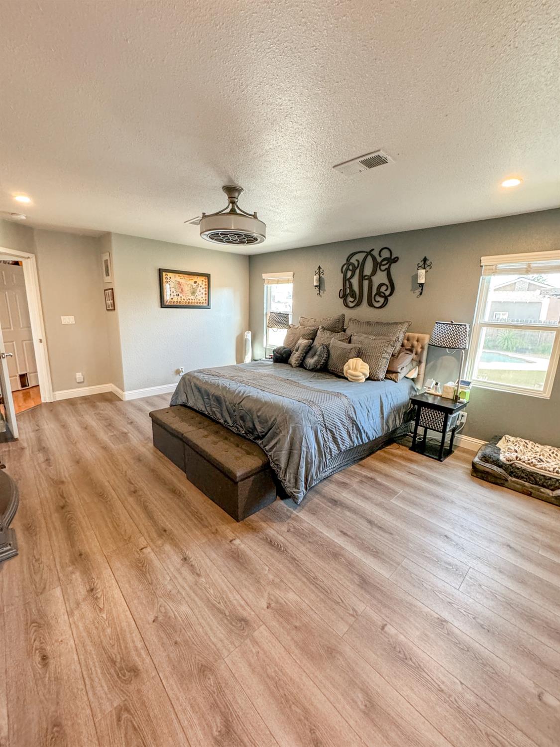 1260 pauline dr, Modesto, CA 95853