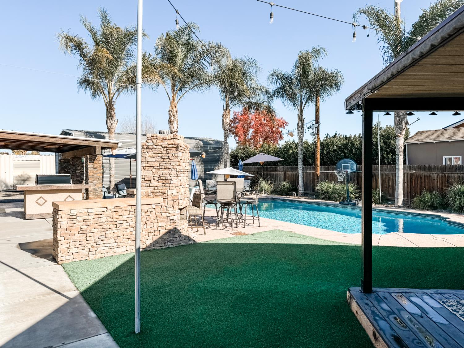 1260 pauline dr, Modesto, CA 95853