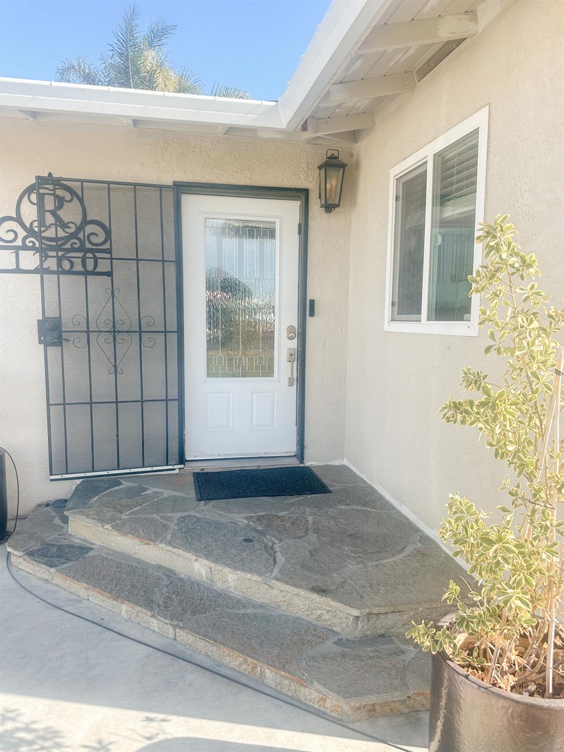 1260 pauline dr, Modesto, CA 95853