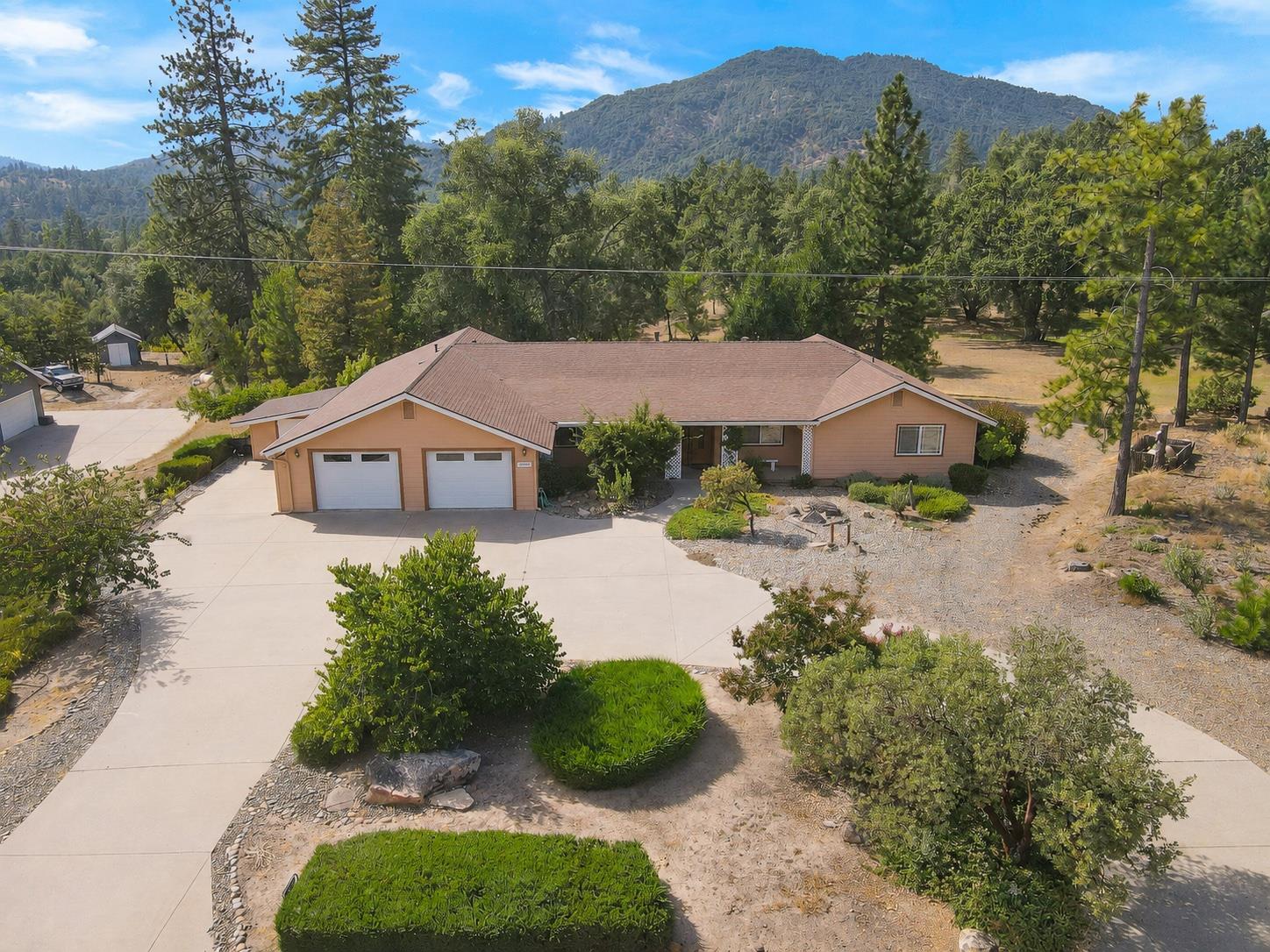 34088 Deer Springs Ln, North Fork, CA 93643