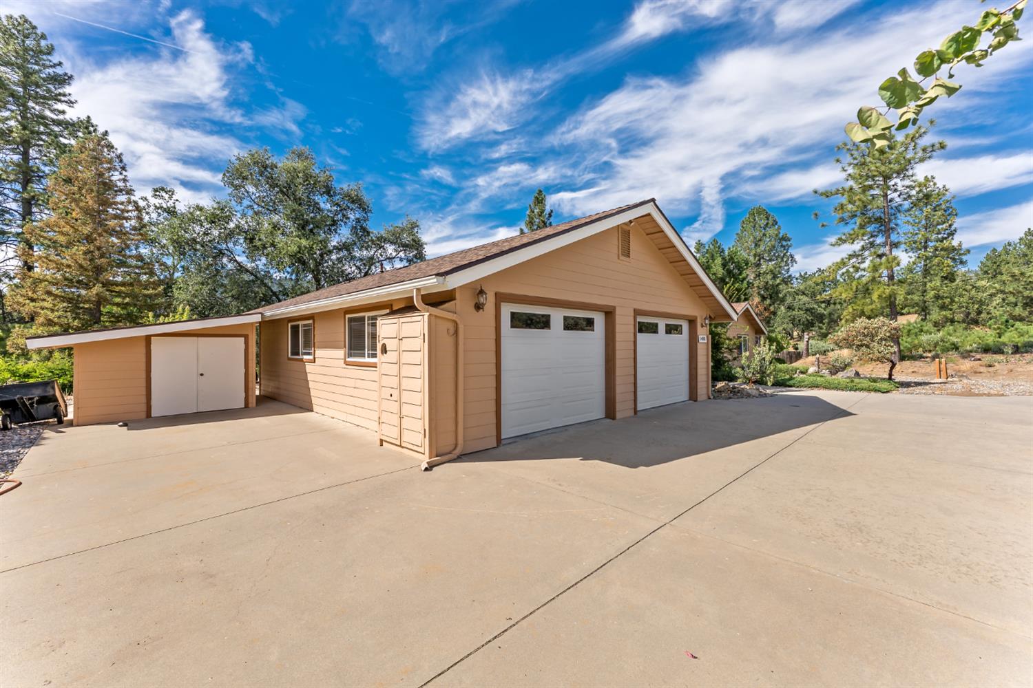 34088 Deer Springs Ln, North Fork, CA 93643