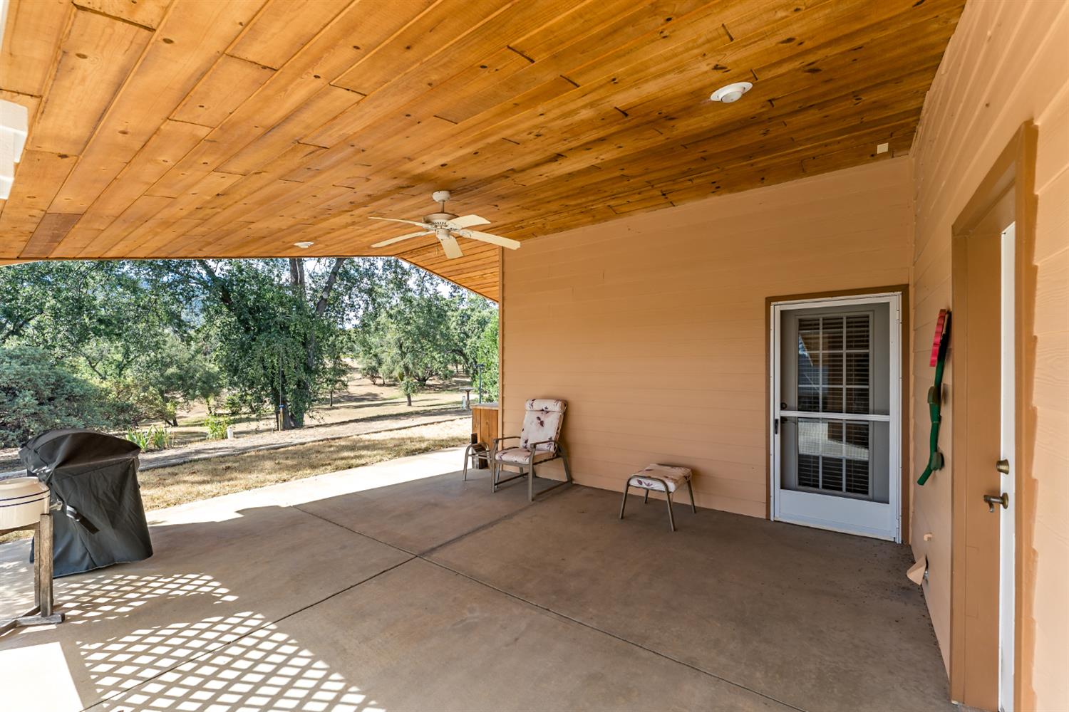 34088 Deer Springs Ln, North Fork, CA 93643