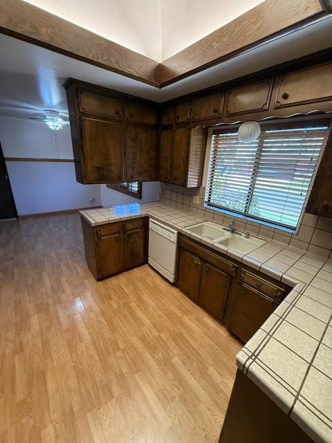 6374 N 5th St, Fresno, CA 93710