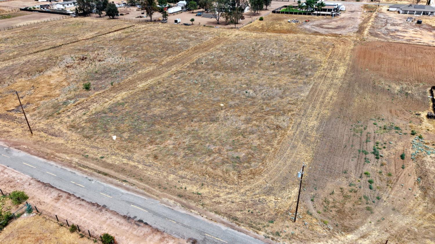 373 Brightwood Rd, Madera, CA 93638