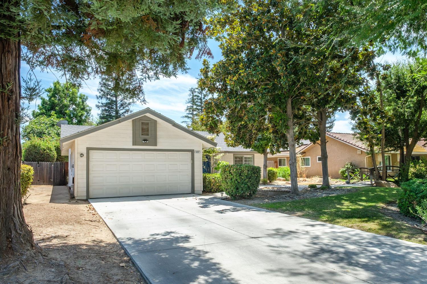 4337 W Palo Alto Ave, Fresno, CA 93722