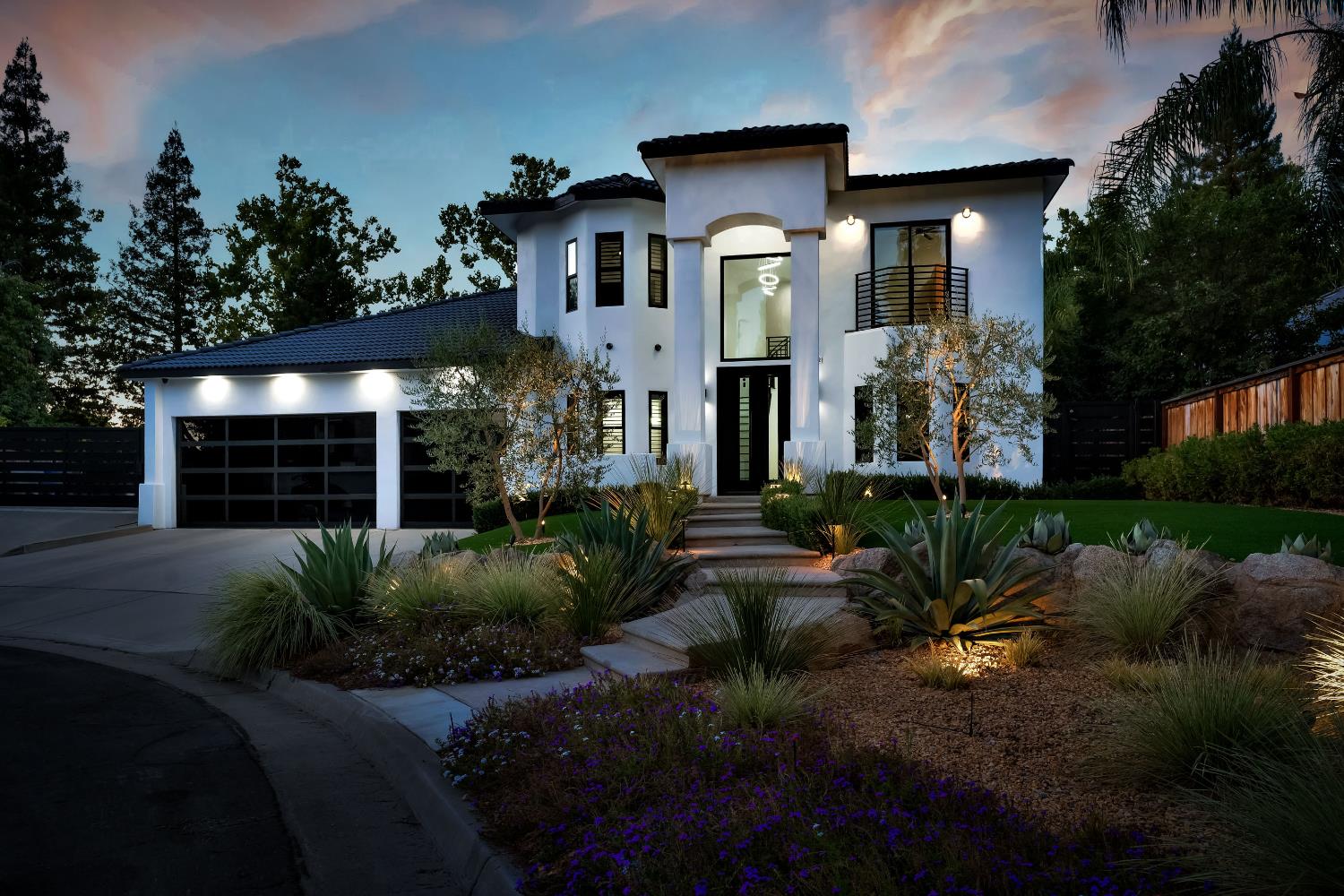 1292 E Valley Forge Dr, Fresno, CA 93720