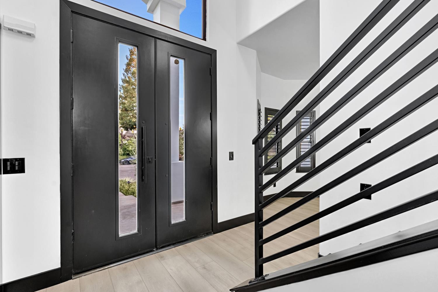 1292 E Valley Forge Dr, Fresno, CA 93720