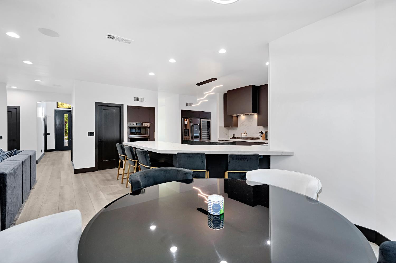 1292 E Valley Forge Dr, Fresno, CA 93720