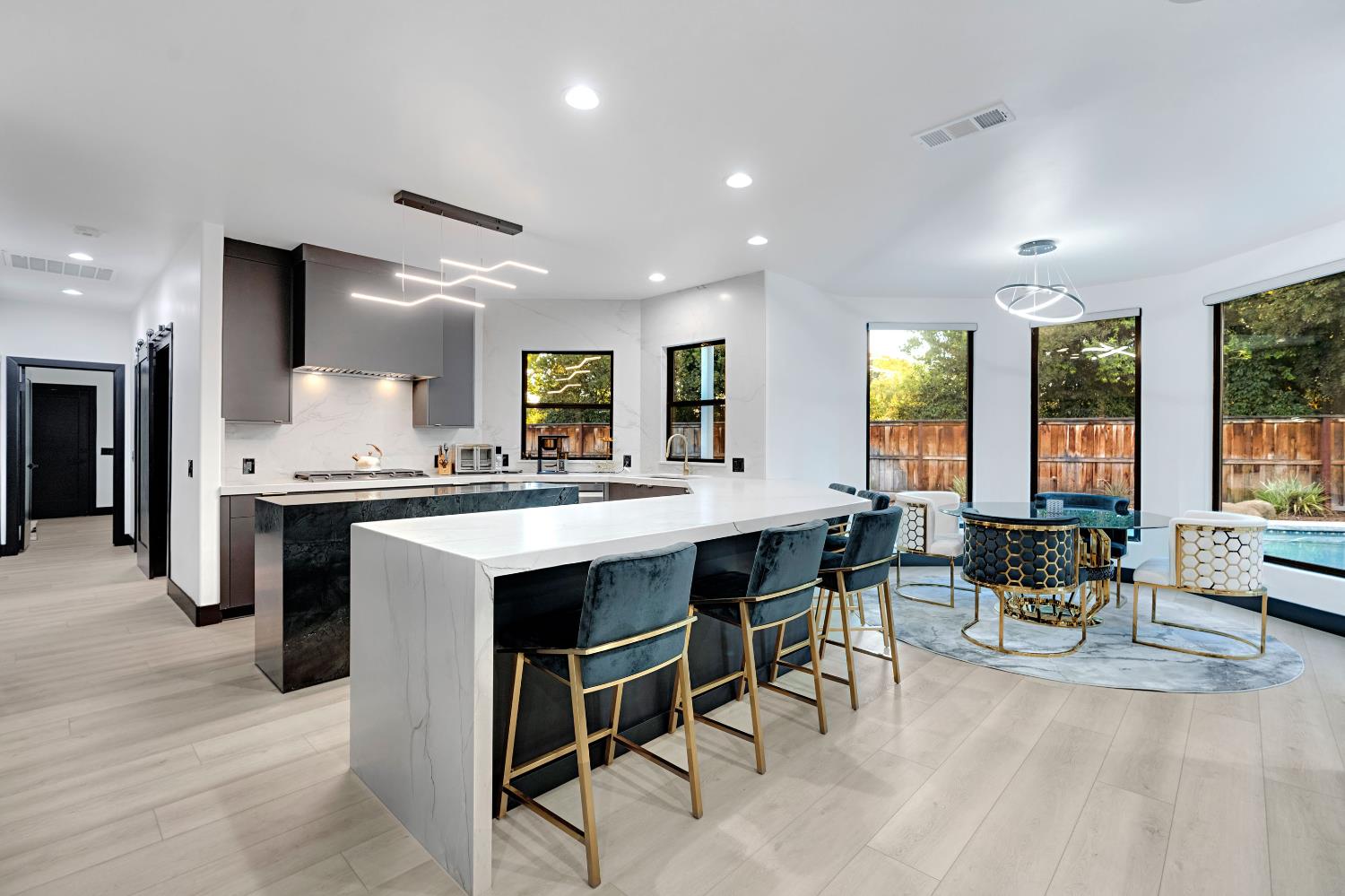 1292 E Valley Forge Dr, Fresno, CA 93720