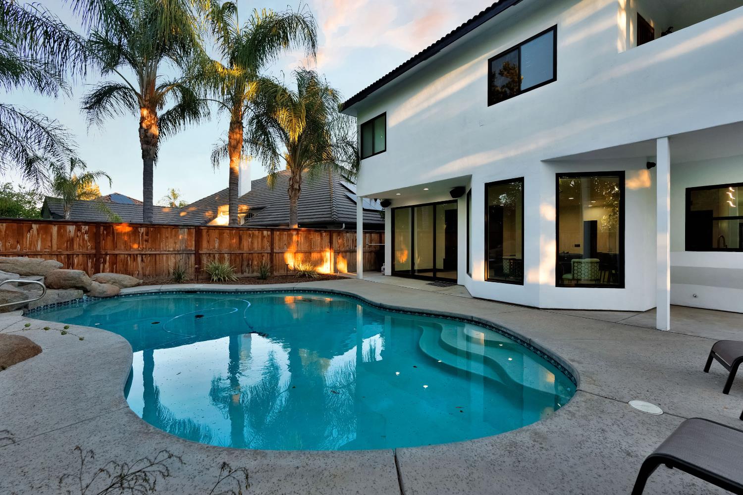 1292 E Valley Forge Dr, Fresno, CA 93720