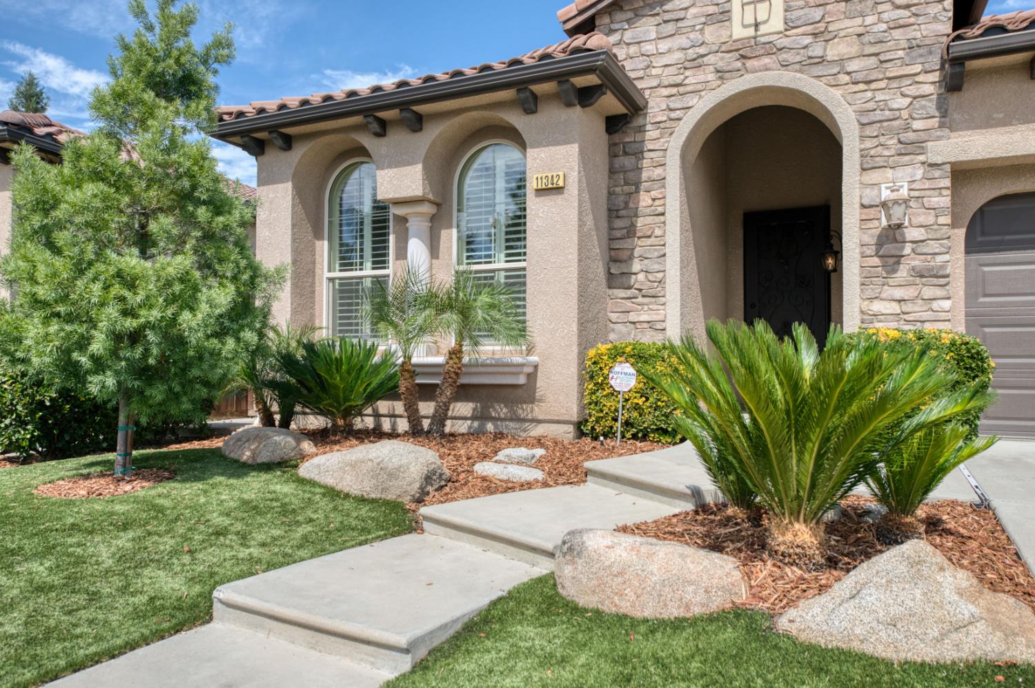 11342 N Via Montessori Dr, Fresno, CA 93720