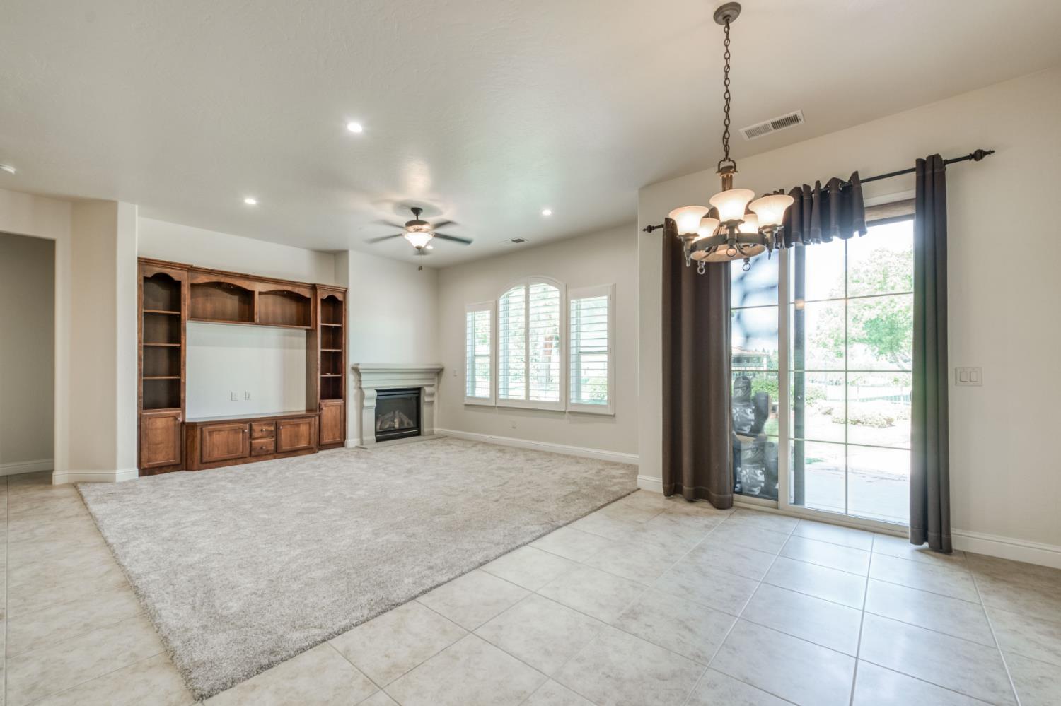 11342 N Via Montessori Dr, Fresno, CA 93720