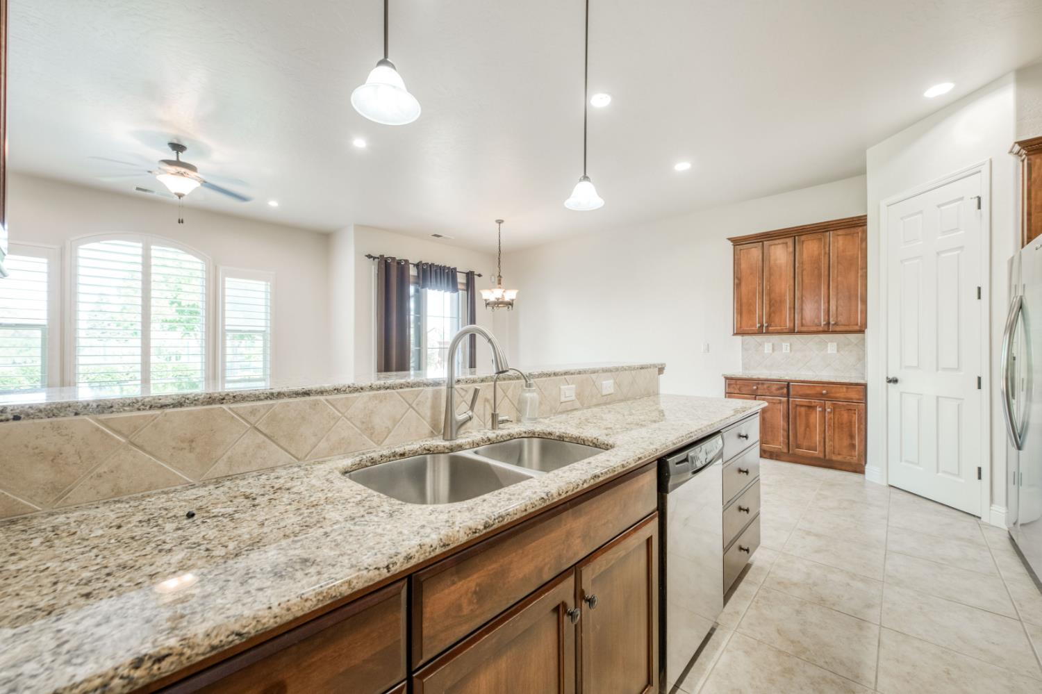 11342 N Via Montessori Dr, Fresno, CA 93720