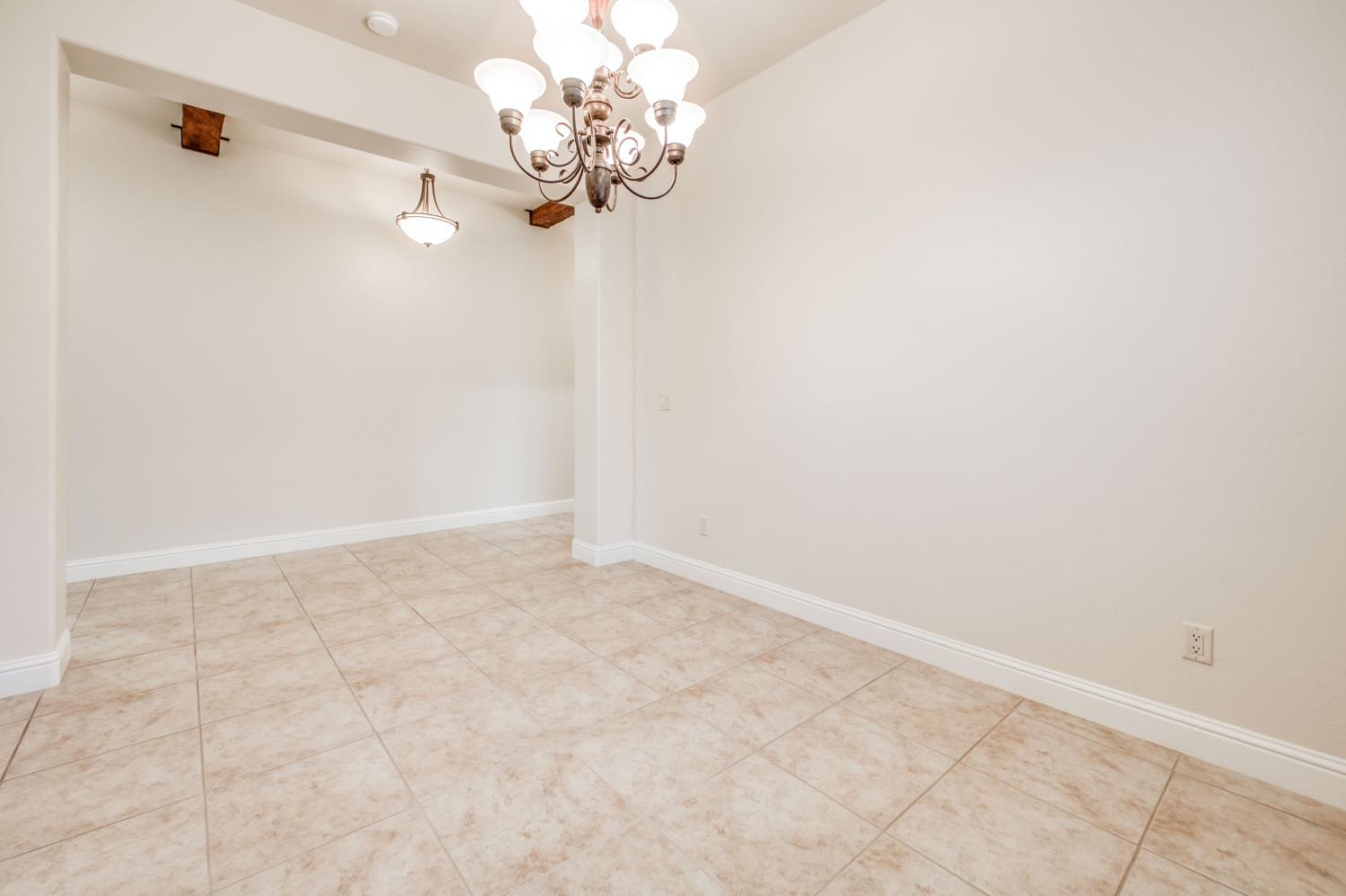 11342 N Via Montessori Dr, Fresno, CA 93720