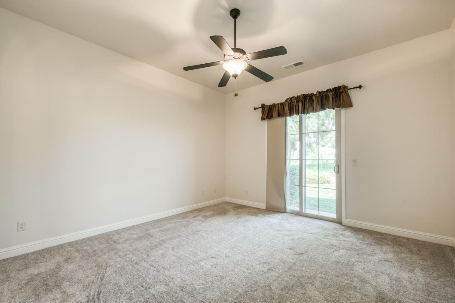 11342 N Via Montessori Dr, Fresno, CA 93720