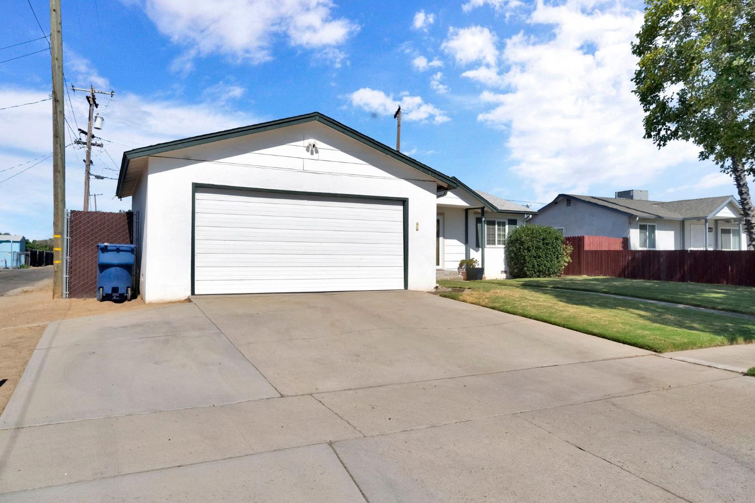 4619 N Clark St, Fresno, CA 93726