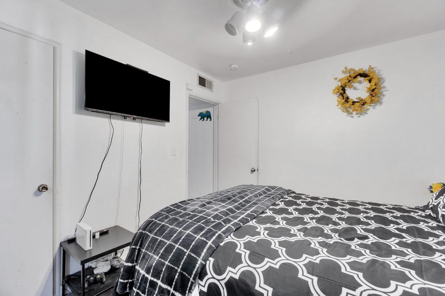 4619 N Clark St, Fresno, CA 93726