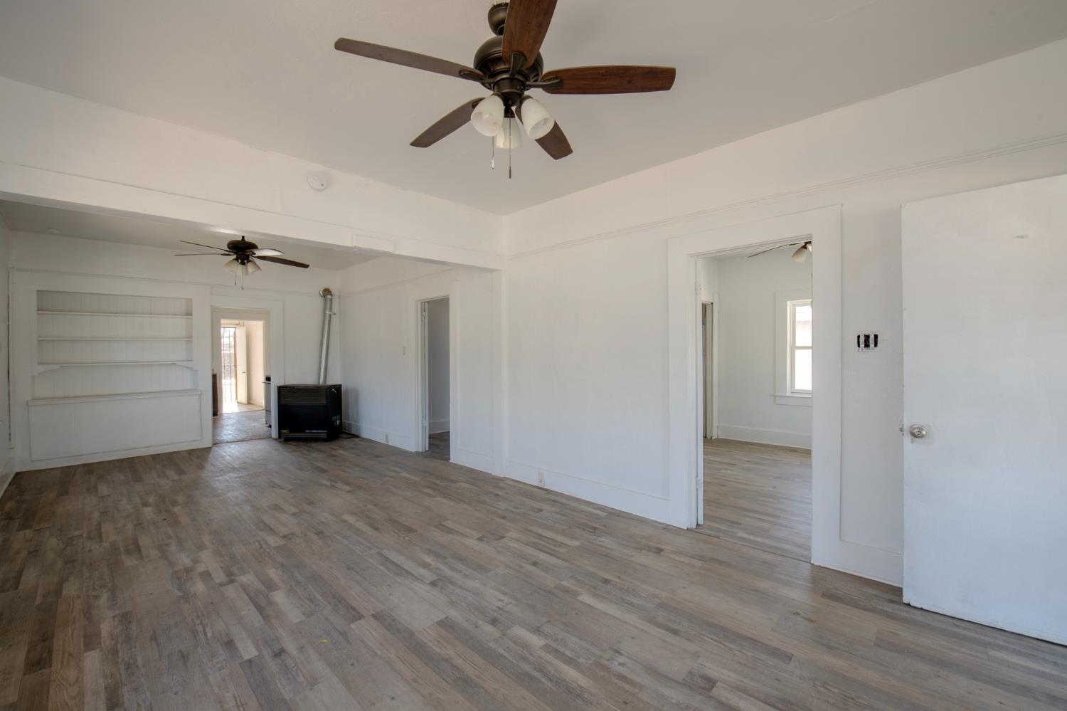 1107 O St, Sanger, CA 93657
