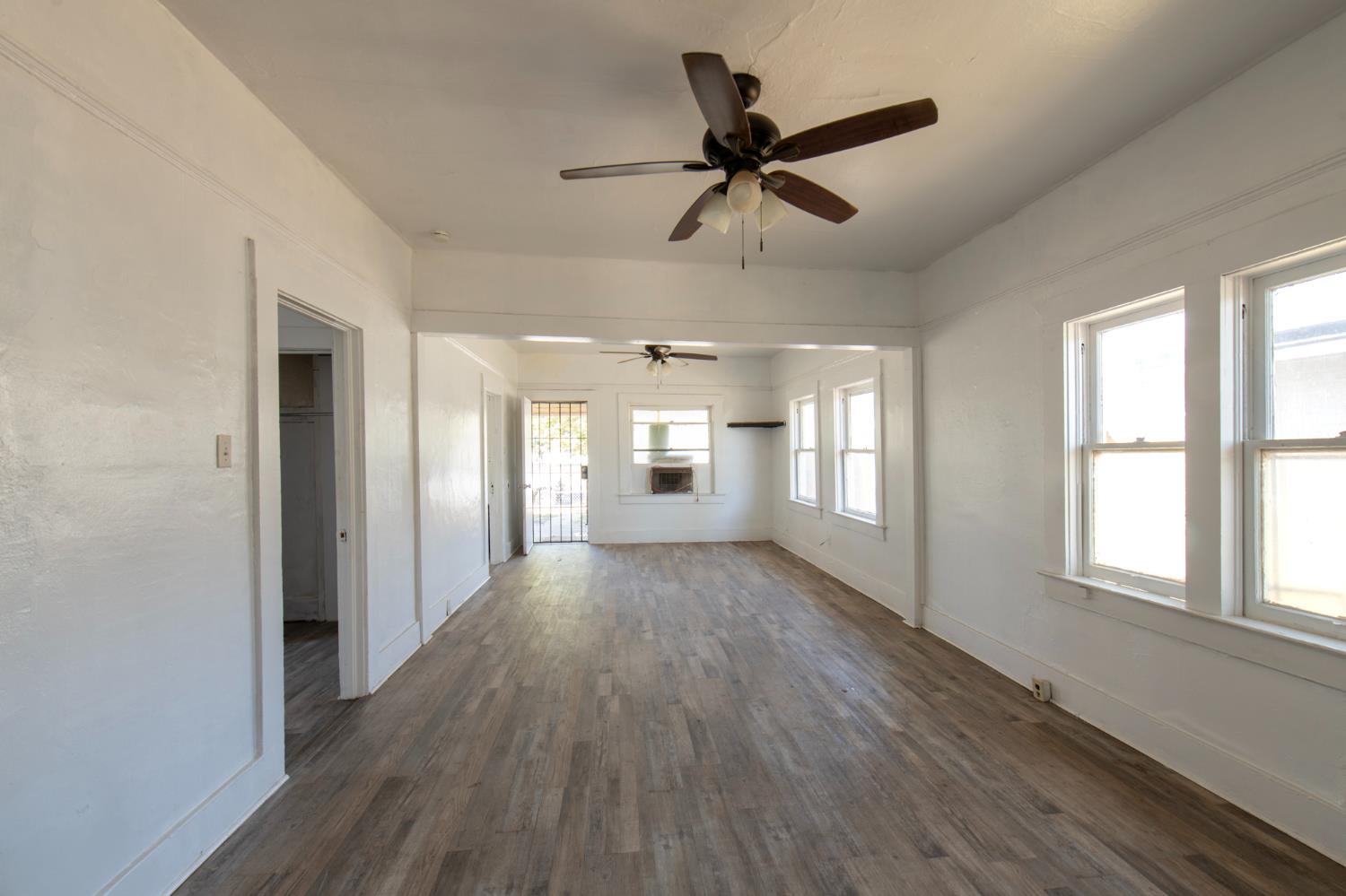 1107 O St, Sanger, CA 93657