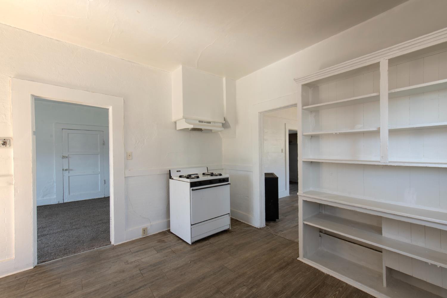 1107 O St, Sanger, CA 93657