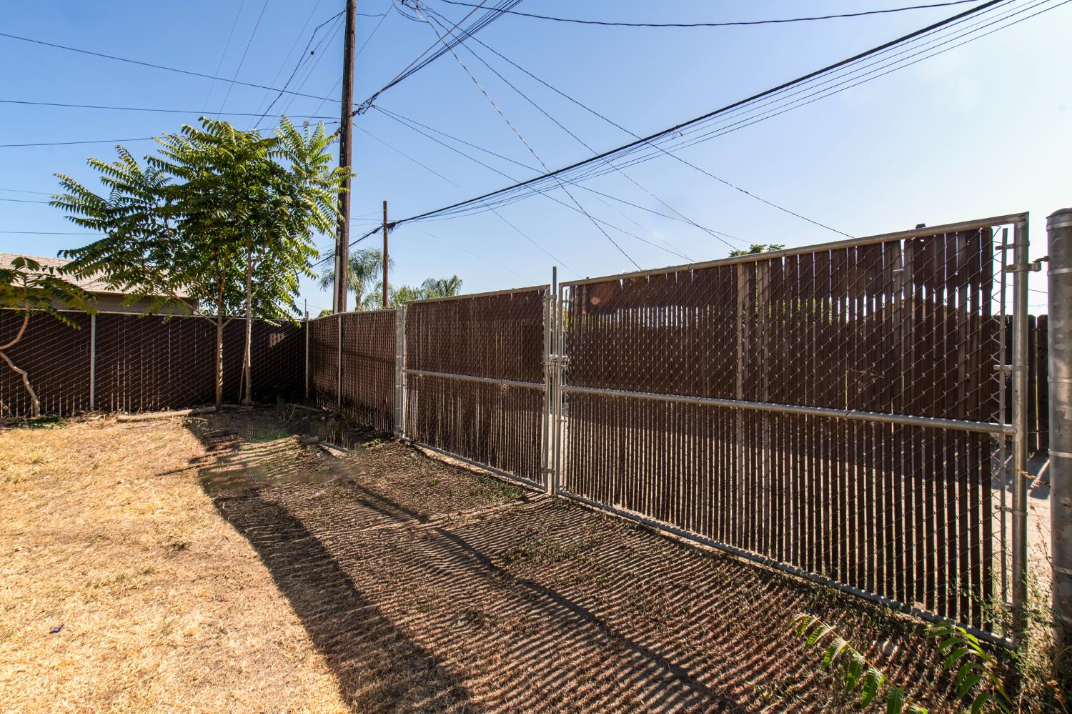 1107 O St, Sanger, CA 93657