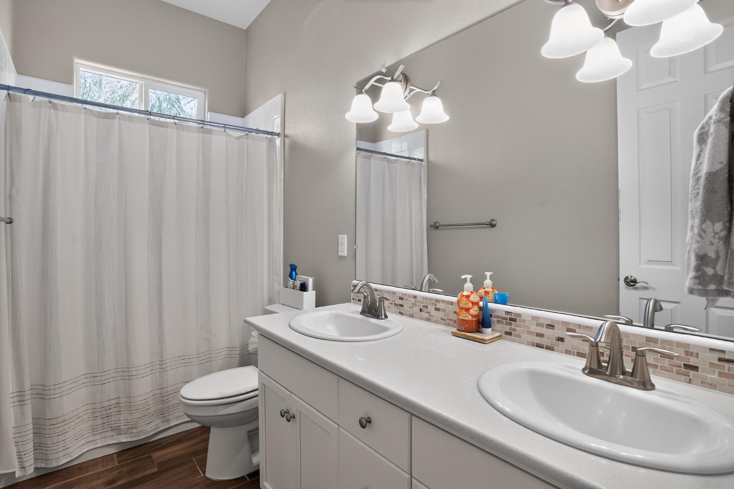 3586 Junipero Ave, Clovis, CA 93619