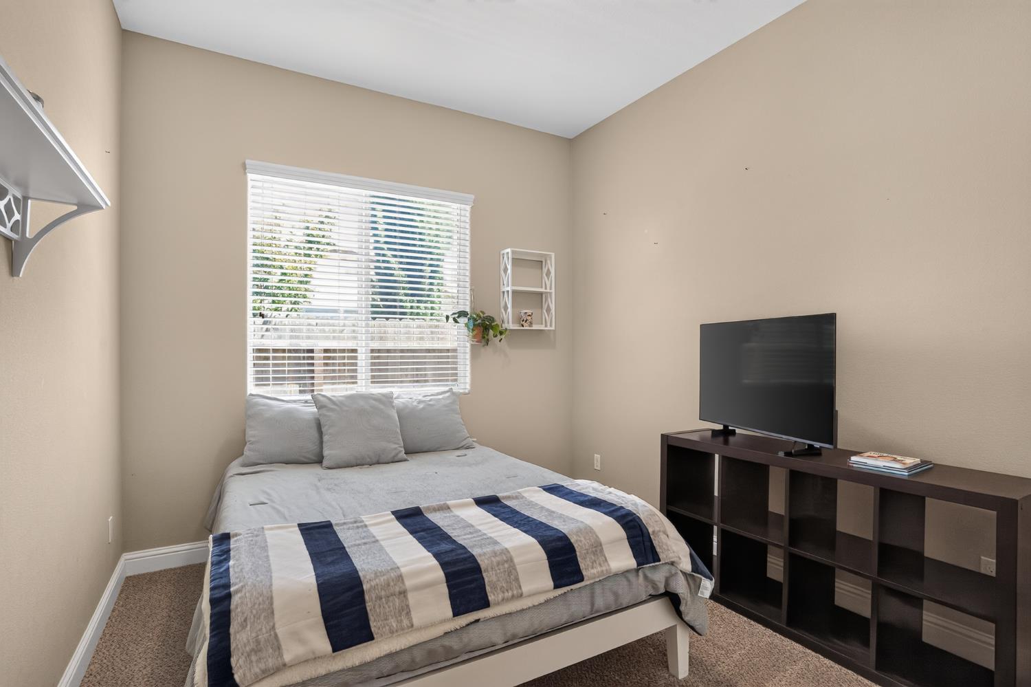 3586 Junipero Ave, Clovis, CA 93619