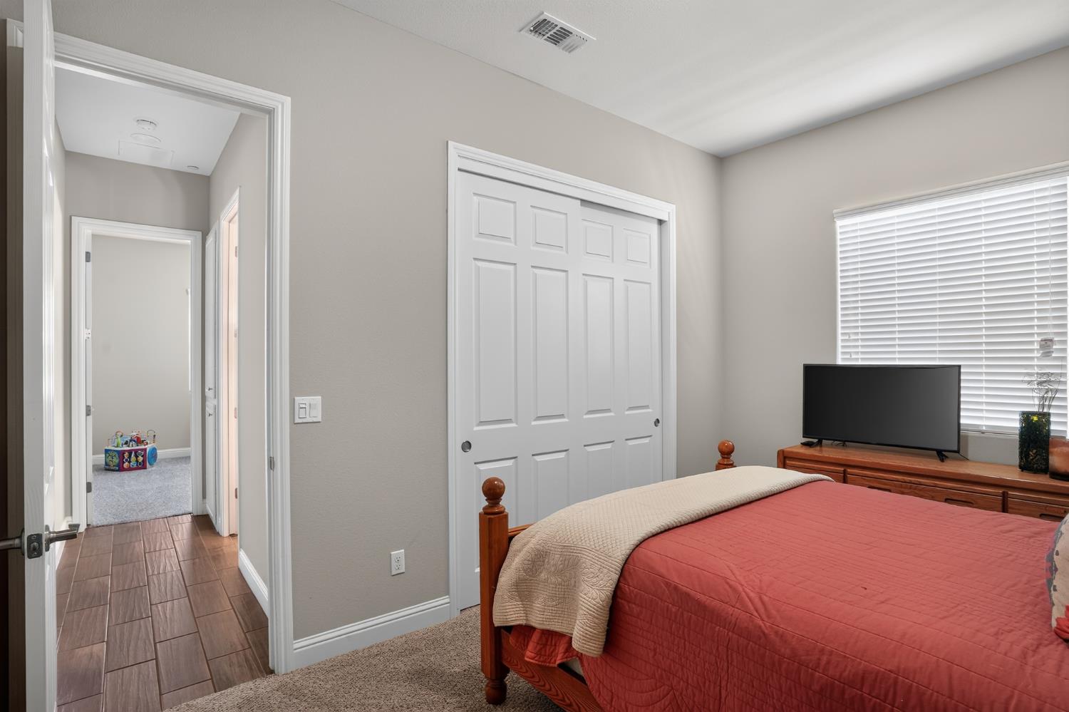 3586 Junipero Ave, Clovis, CA 93619