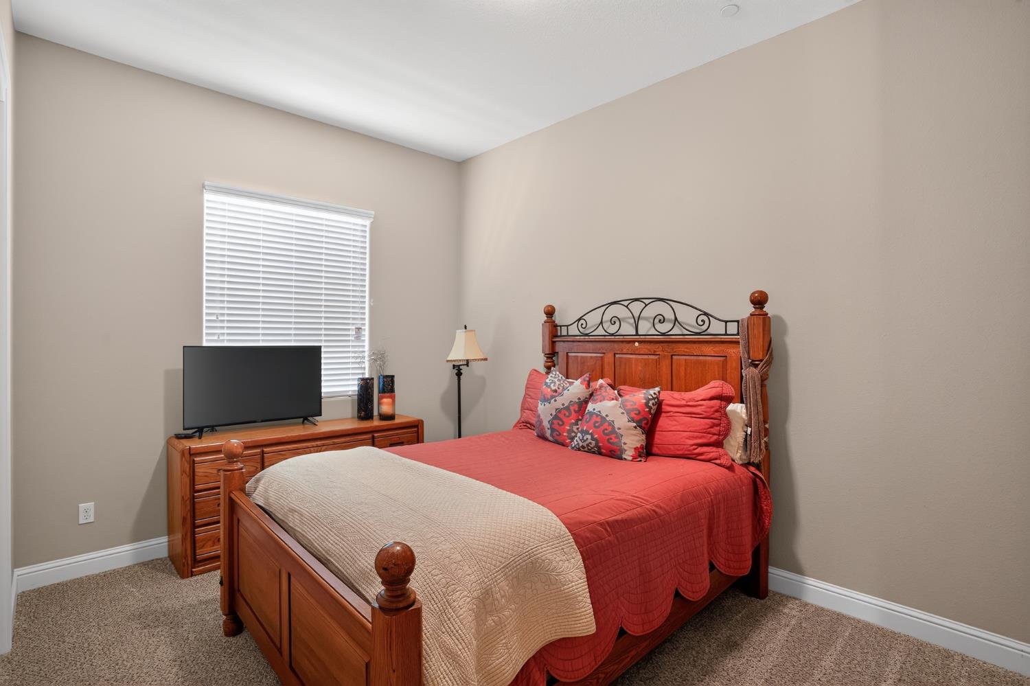 3586 Junipero Ave, Clovis, CA 93619