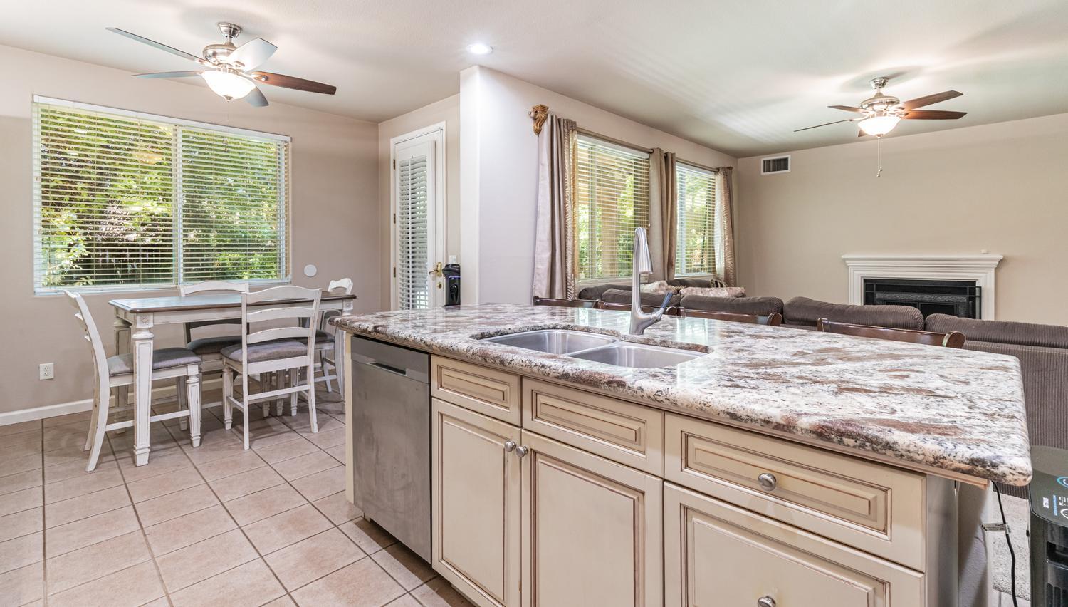 4683 N Arrow Ridge Way, Clovis, CA 93619