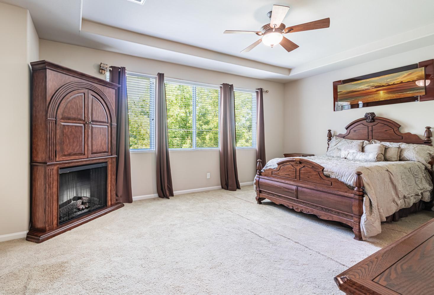 4683 N Arrow Ridge Way, Clovis, CA 93619