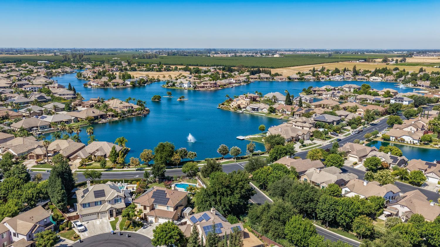 4683 N Arrow Ridge Way, Clovis, CA 93619